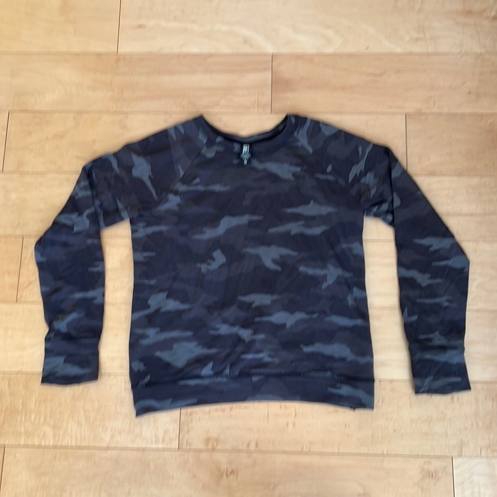 Athleta crossover kids long sleeve sweater